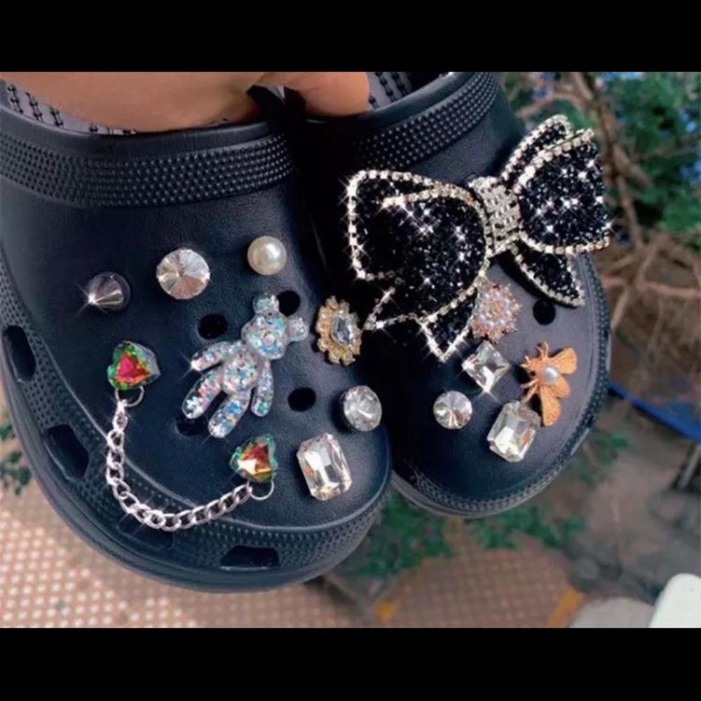 Croc charm set.